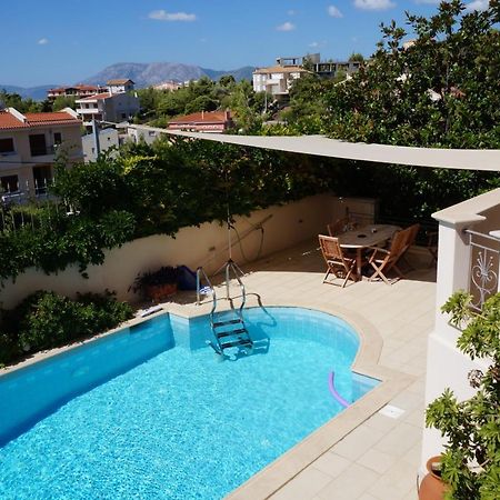 Apartment With A Garden, Bbq, Swimming Pool And Jacuzzi Dhráfi Zewnętrze zdjęcie