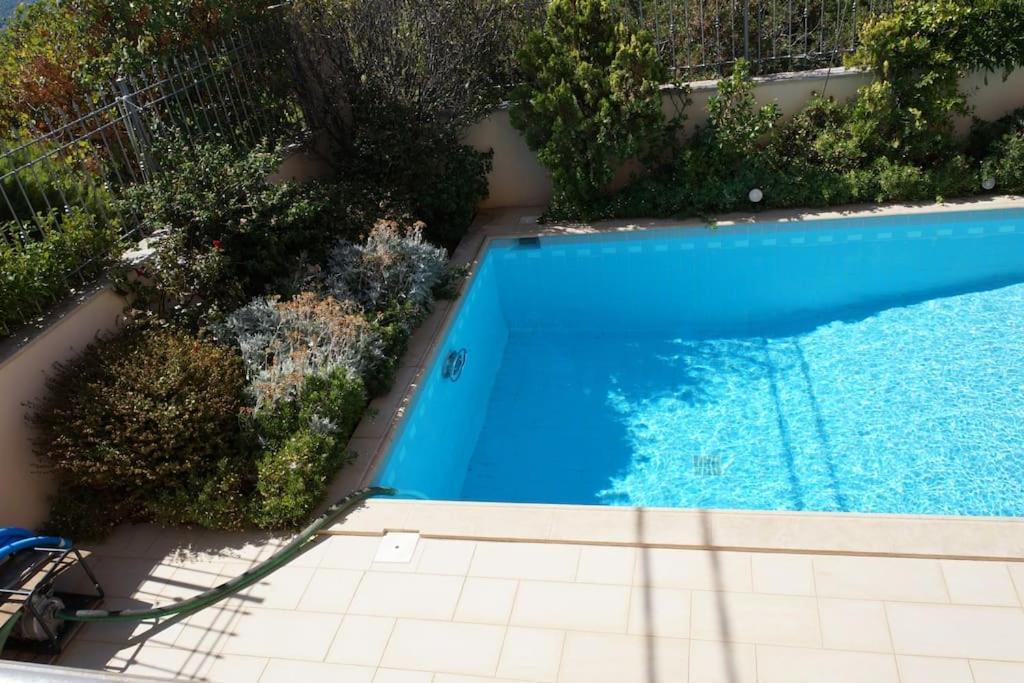 Apartment With A Garden, Bbq, Swimming Pool And Jacuzzi Dhráfi Zewnętrze zdjęcie