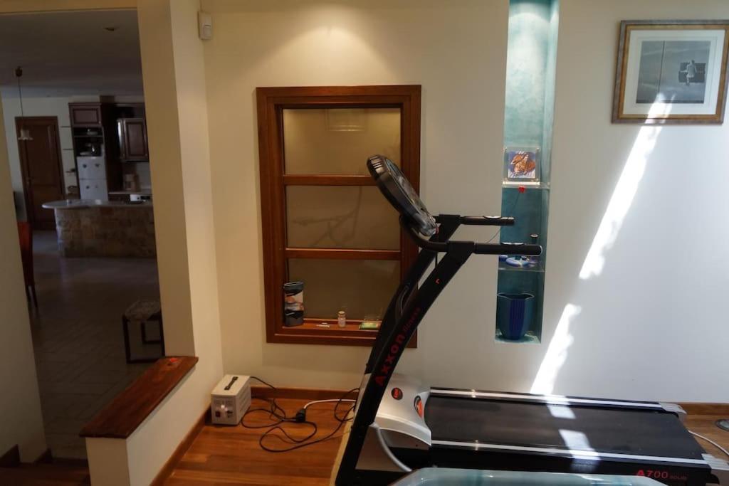 Apartment With A Garden, Bbq, Swimming Pool And Jacuzzi Dhráfi Zewnętrze zdjęcie