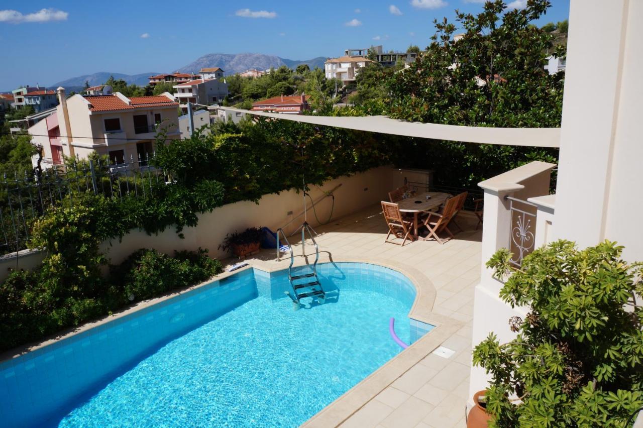 Apartment With A Garden, Bbq, Swimming Pool And Jacuzzi Dhráfi Zewnętrze zdjęcie