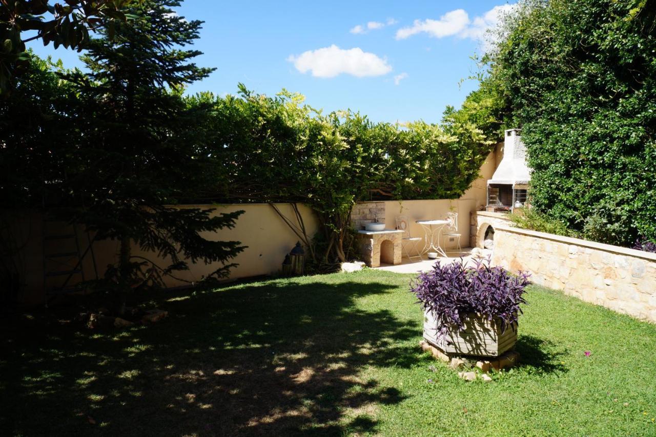 Apartment With A Garden, Bbq, Swimming Pool And Jacuzzi Dhráfi Zewnętrze zdjęcie