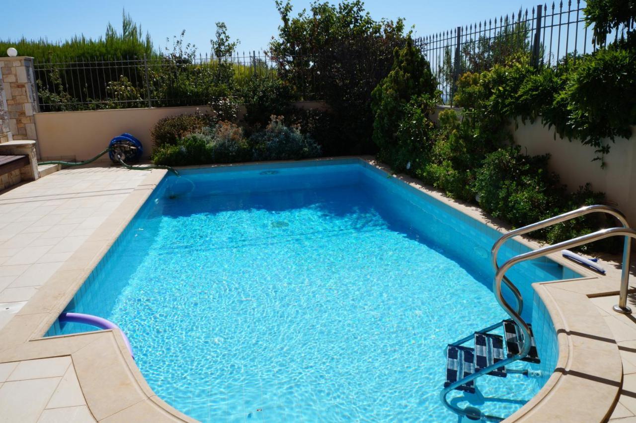 Apartment With A Garden, Bbq, Swimming Pool And Jacuzzi Dhráfi Zewnętrze zdjęcie